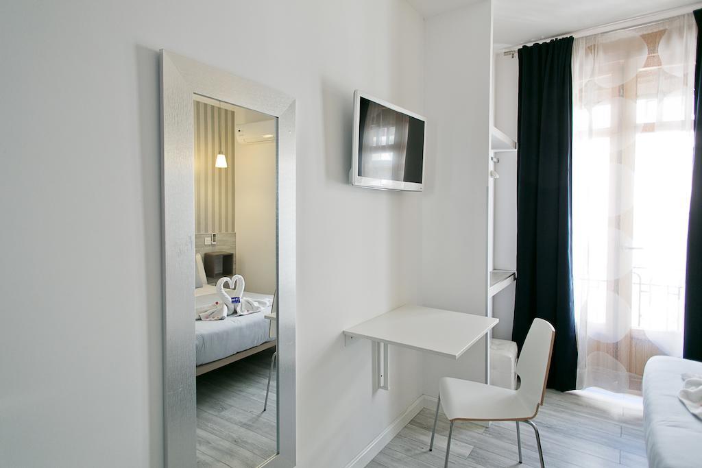 Hostal Main Street Madrid Exterior foto